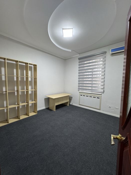 Под Офис сдаю помещение на Новомосковской