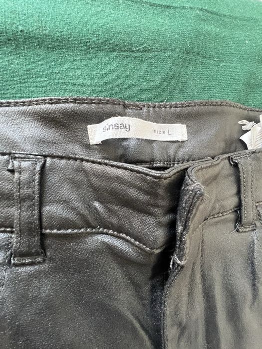 Pantaloni mulati, negri, imitatie piele Sinsay