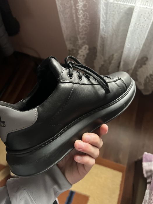 Adidasi karl lagerfeld marimea 41