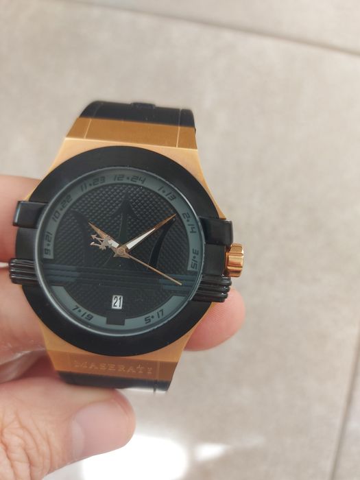 Часовник Маserati като нов