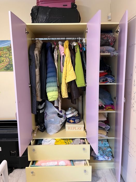 Гардероб за спалня или детска.