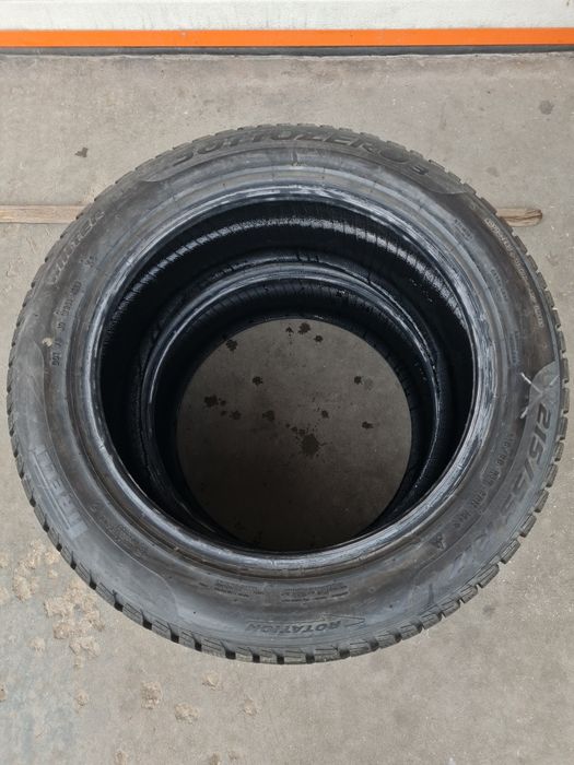 Зимни гуми 2 броя PIRELLI SottoZero3 215 55 R17 дот 4620