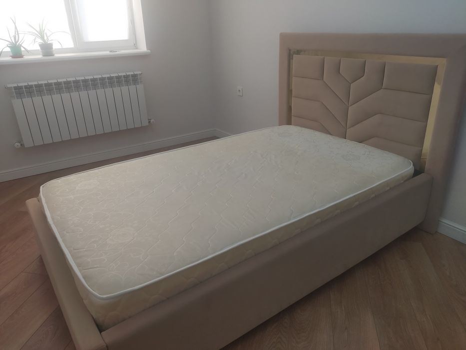 Продается кровать чистая
