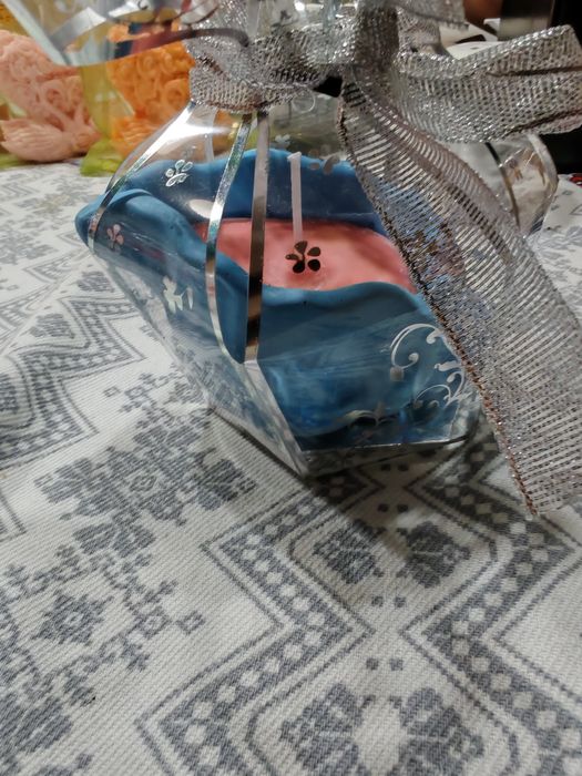 Vând martisoare ceara parfumata