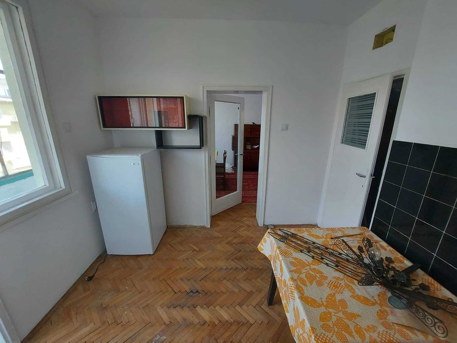 Продава се Тристаен апартамент в Търговище, Вароша - 100 кв.м за 1020 €/кв.м - Снимка #1