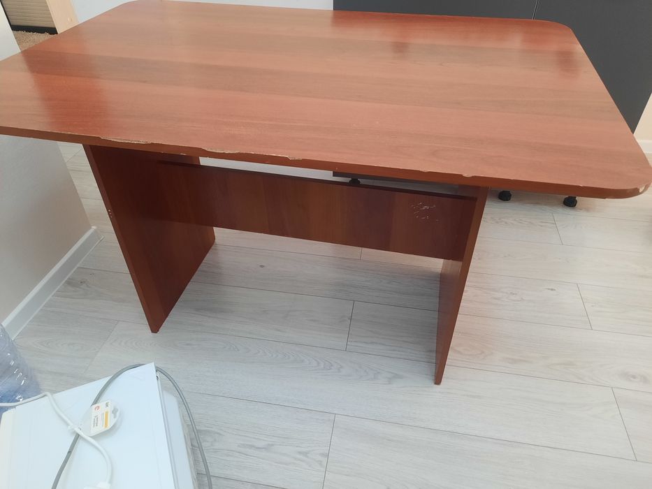 Продам стол бу ЖК Успех