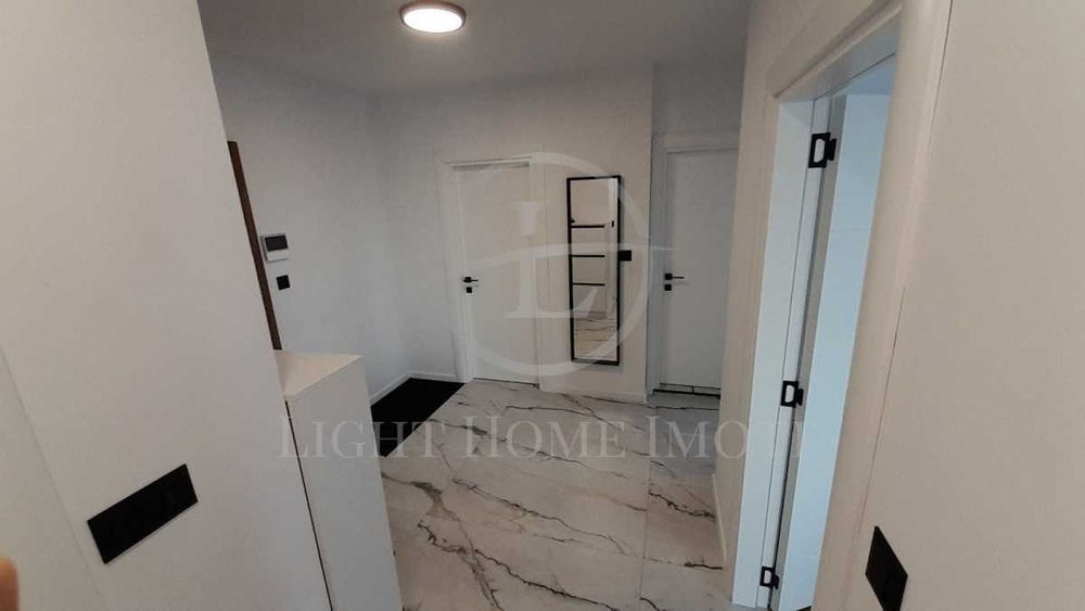 Продава се Четиристаен апартамент в Пловдив, Каменица 2 - 131 кв.м за 2214 €/кв.м - Снимка #10