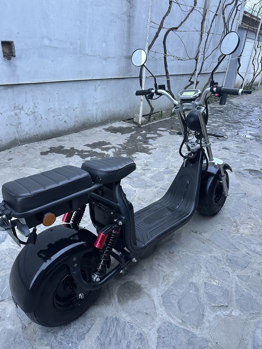 Vand scuter electric harley