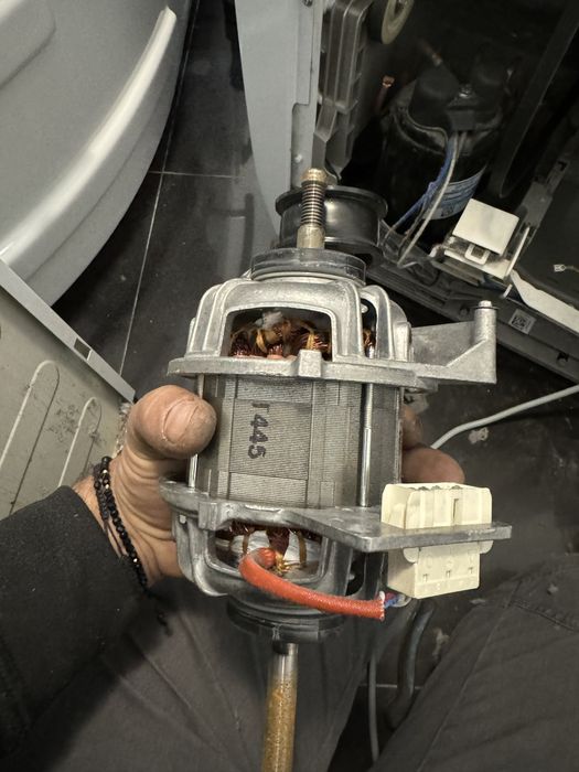 Reparatii masini de spalat rufe,masini de vase si uscatoare!