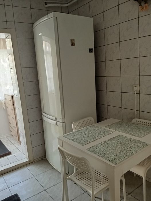 Închiriez apartament 3 camere Obcini Suceava