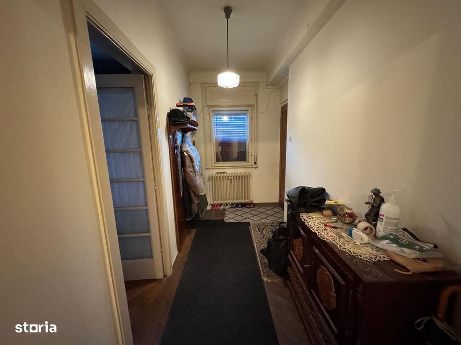 Vanzare apartament patru camere in vila cartierul Armenesc curte
