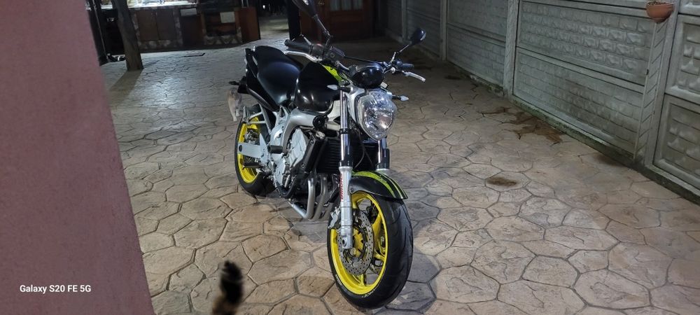 Motocicletă Yamaha fz6