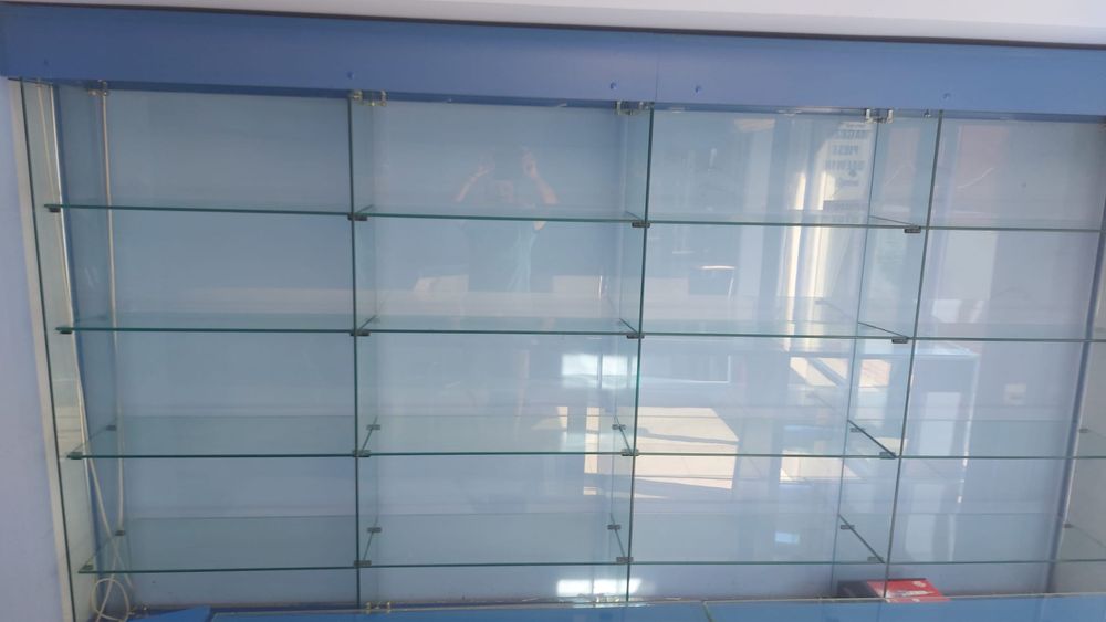 Toneti , vitrine, birou