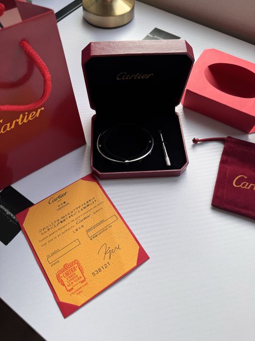 Cartier гривна със сертификати