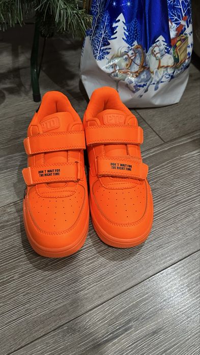 Кроссовки на мальчика