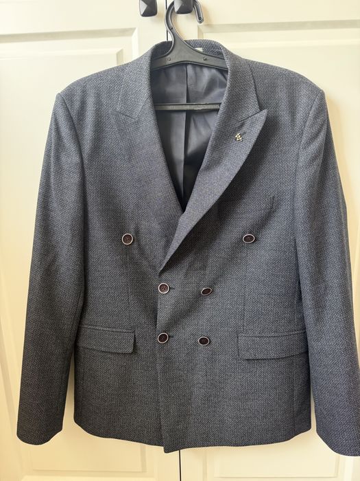 Продам костюм (3-ку)