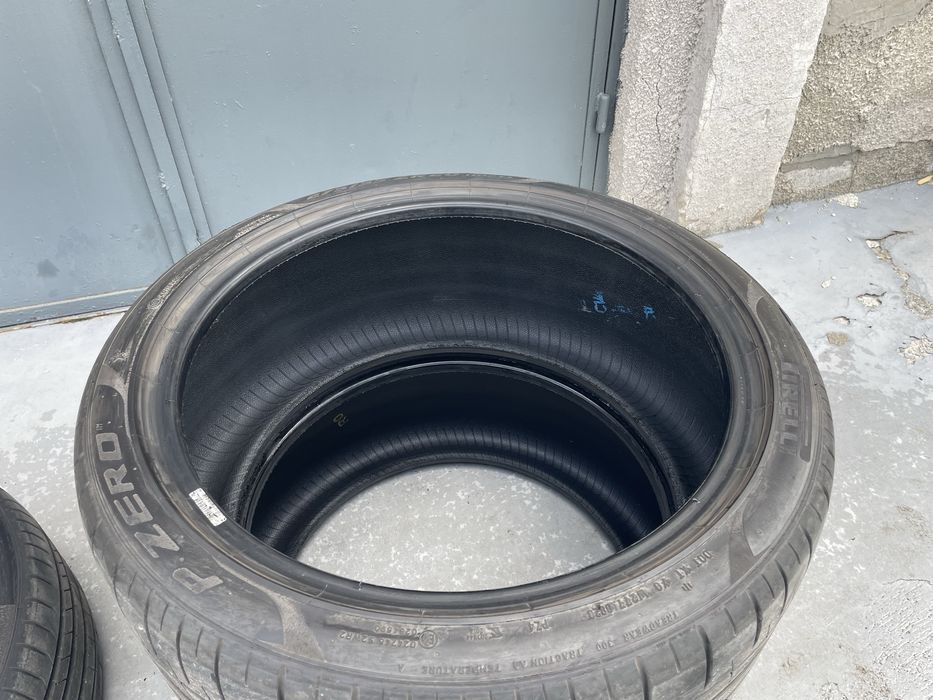 Гуми Pirelli 2бр. 245/40/R20 99W и 2бр. 275/35/ZR20 102Y