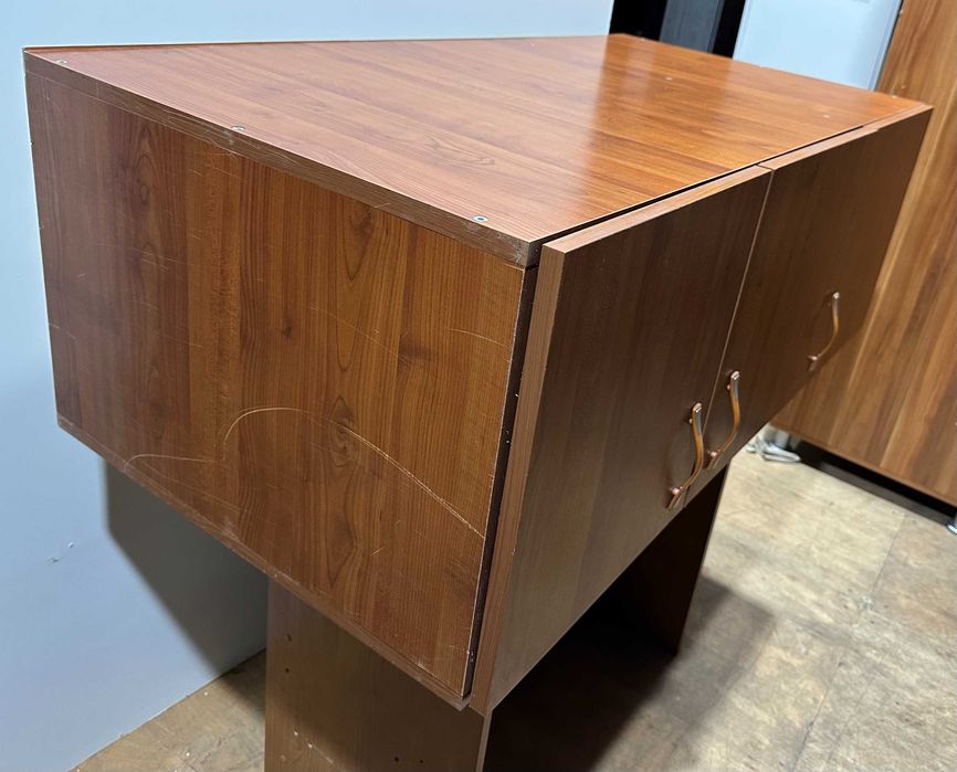 Dulap suprapozabil cu 3 usi; Dulap cu spatii de depozitare; Comoda