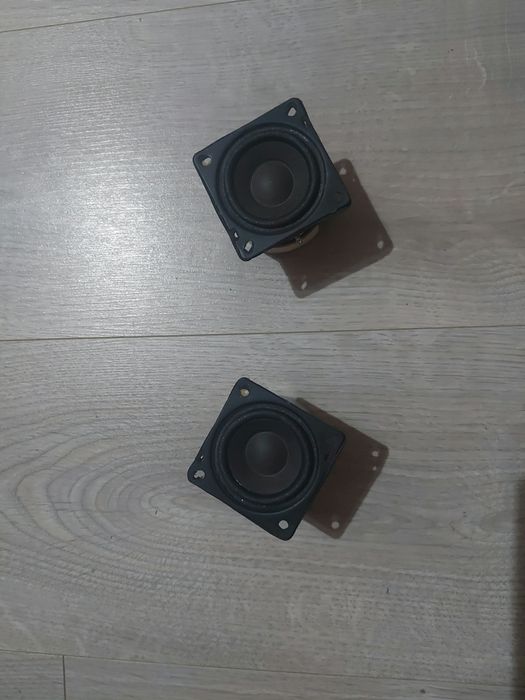 Difuzoare Bose 5P145A / G746CF. (Mid-High / Full-range).
Impedanță: 4 Ohmi