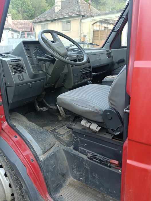 Iveco basculabil cu macara