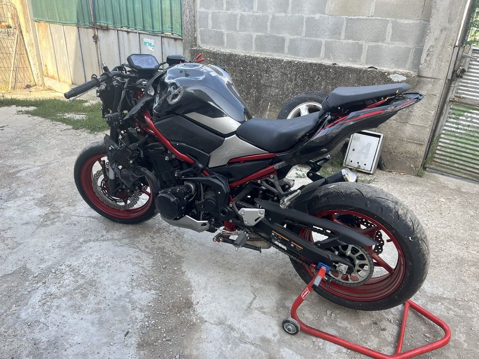 Kawasaki z900 713km