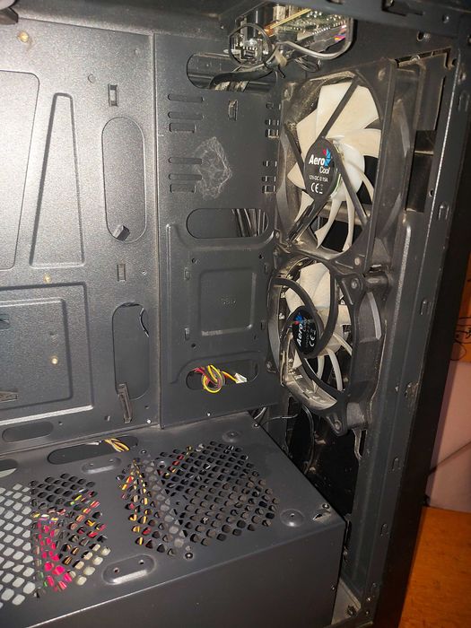 Продам корпус AeroCool Cylon