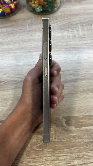Samsung s25 ultra 1tb.