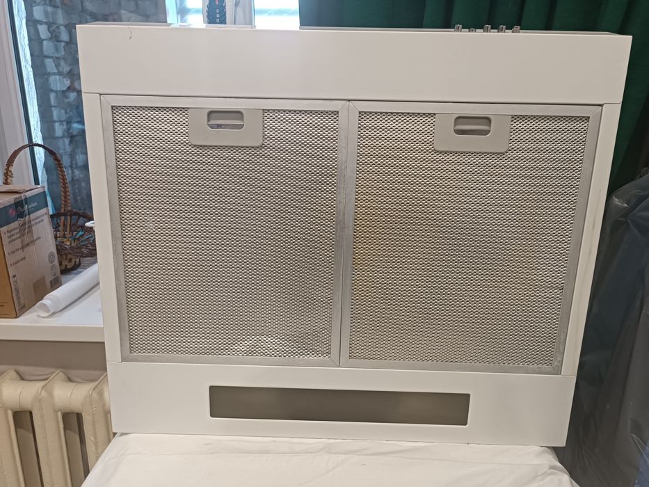 Вытяжка в отличном состоянии