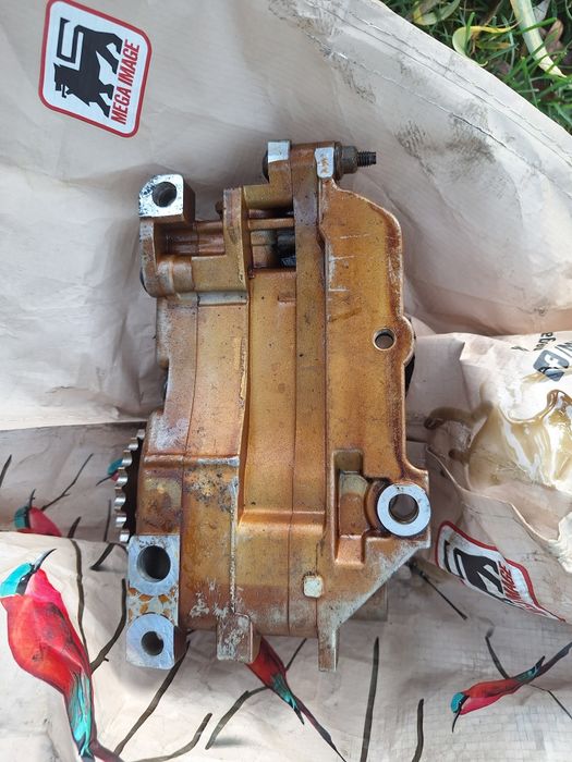 Pompă ulei BMW E87 1.6 N45B16A – cod 11417594311, stare foarte bună