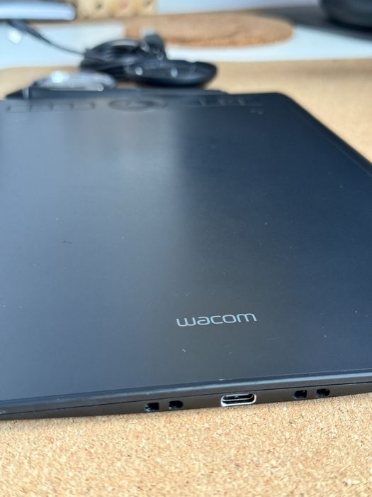 Tableta grafica Wacom Intuos Pro PTH-660