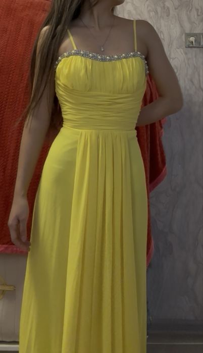 Шикарное вечернее платье