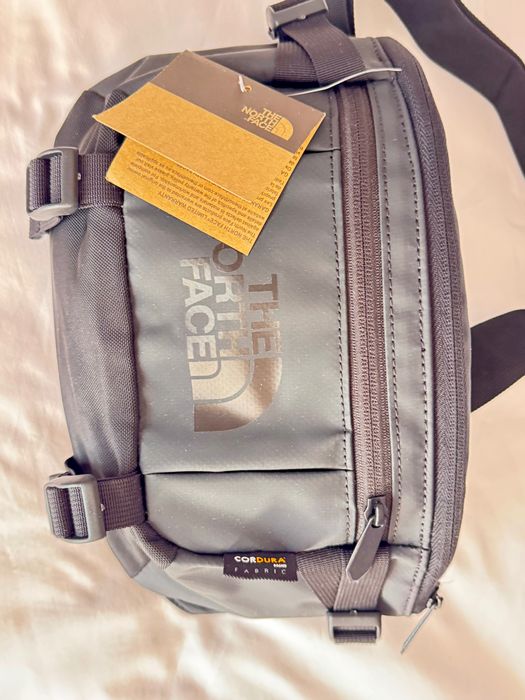 North Face чанта за носене през рамо