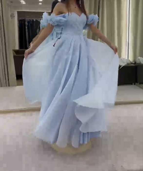 Платье,небесно голубое,нарядное