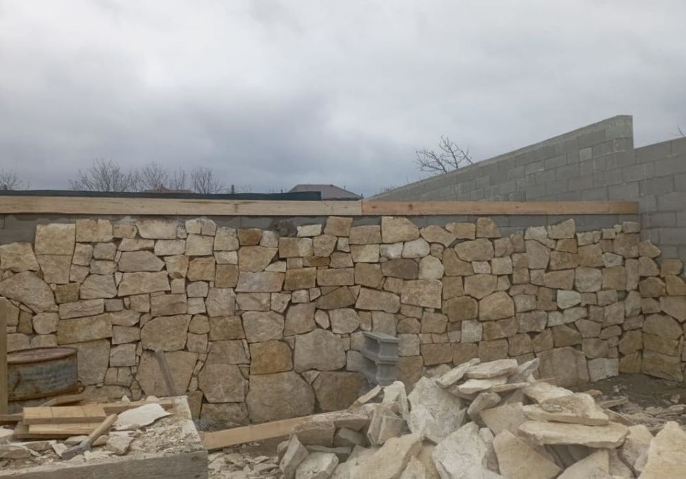 Vând piatra de placat și pavaj