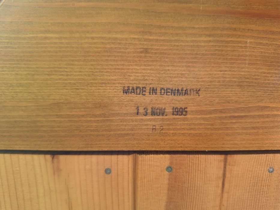 Трапезен бюфет от масивна дървесина