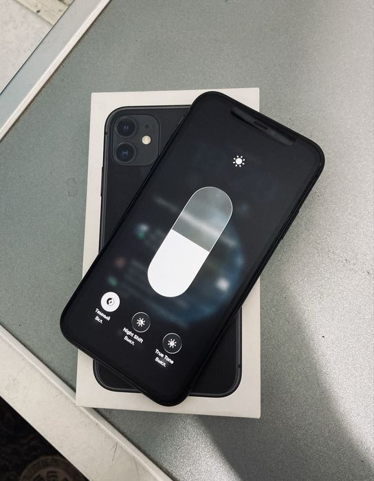 Продам айфон 11 128 гб