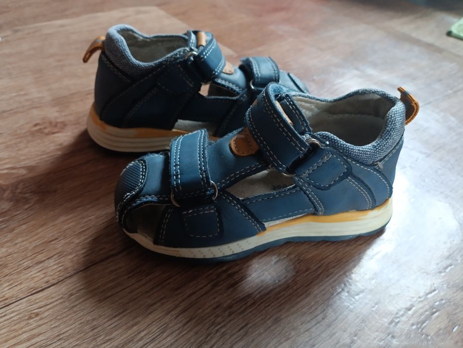 Сандалий для мальчиков 22-23 размер