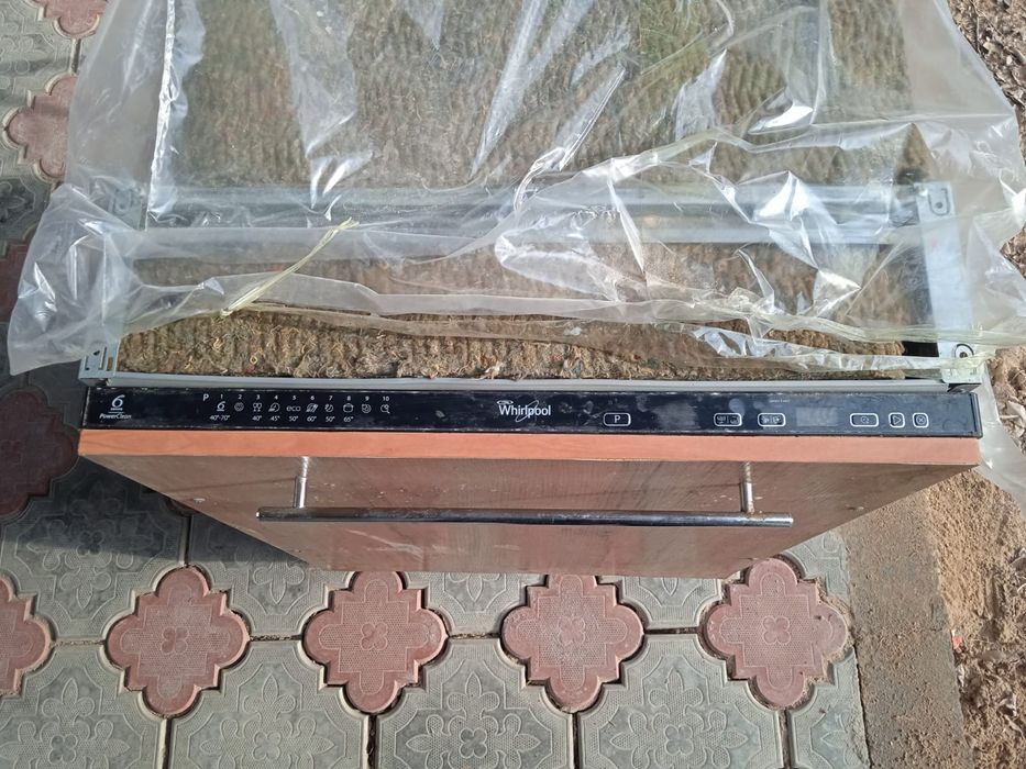 Продам посудомоечную машину whirlpool