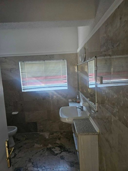 Къща 560 кв.м. - Аспровалта, Гърция