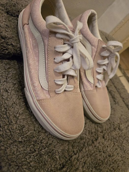 Дамски обувки Vans