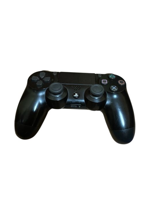 PlayStation 4 Slim с два джойстика и 7 игри