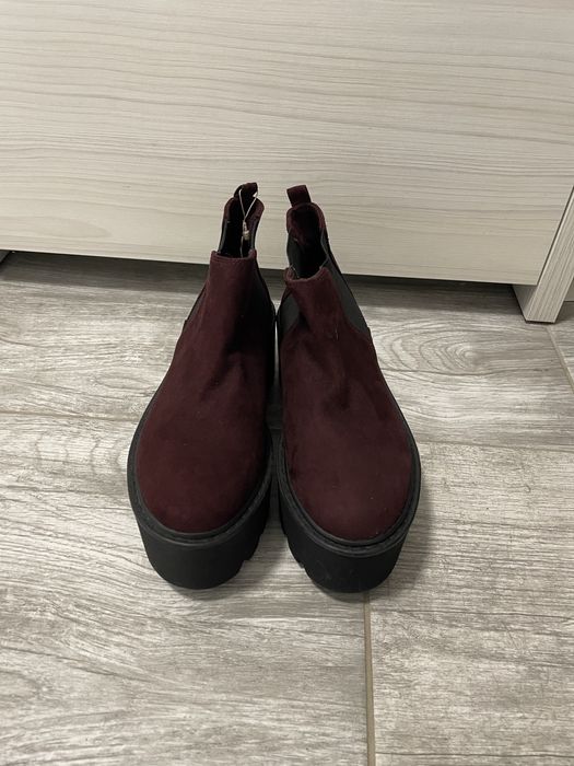 Ghete de primavara Stradivarius