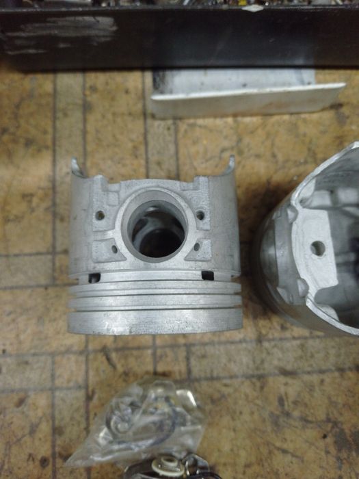 Поршни,кольца,щётки жигули