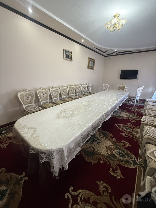 Стол и стуллар сотилади