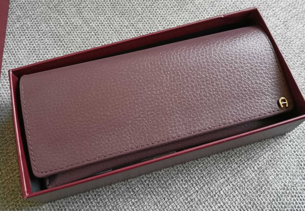 Дамска диоптрична рамка Aigner (Germany), произведена в Южна Корея (OLD MONEY STYLE)