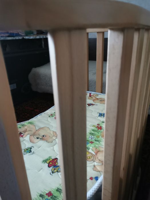 Поръчково мобилно легло "Мама и аз" с матрак, заоблени ръбове и подаръ