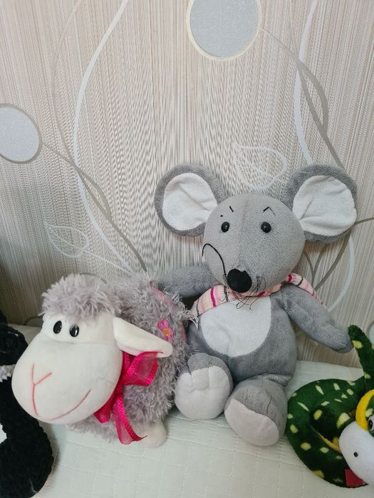 Игрушки мягкие фирменные