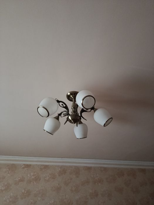 Люстры продаются