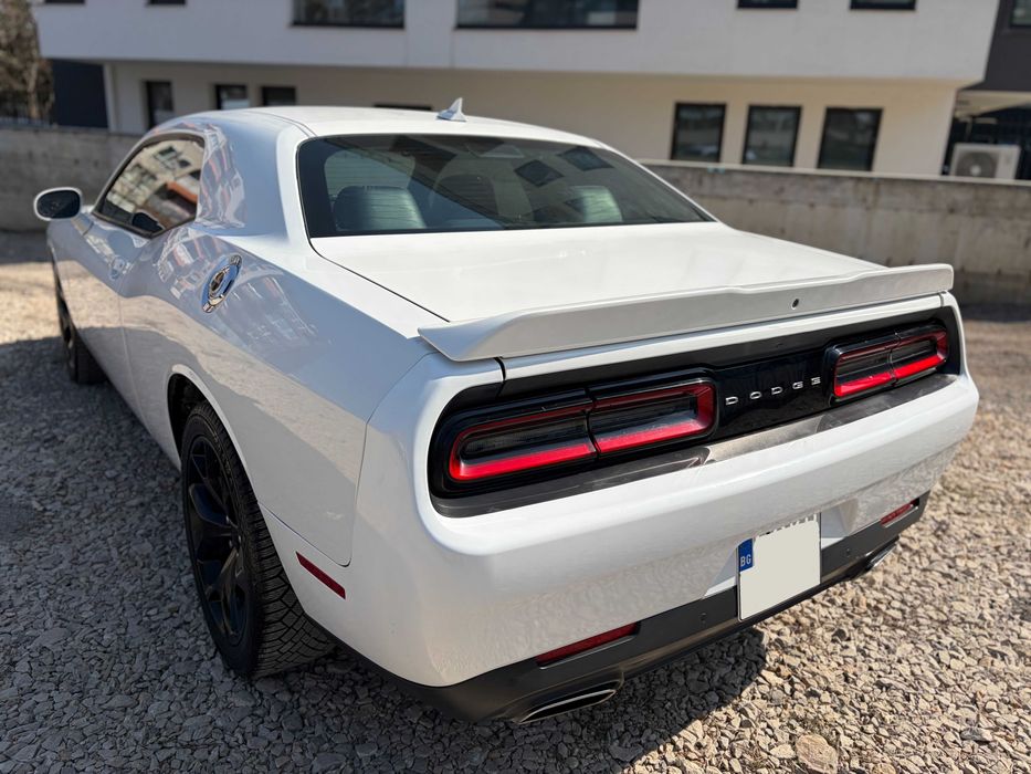 Dodge Challenger SXT Plus 3.6