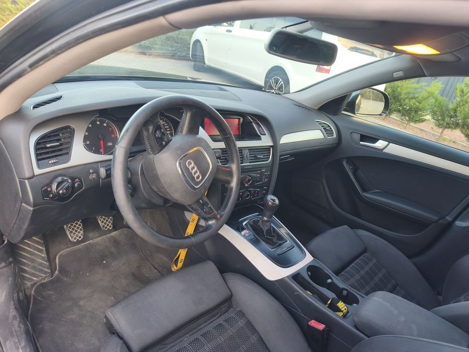 Vând Audi A4  B8